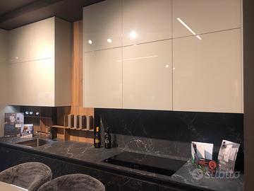 Cucina nuova laccata colore panna in svendita