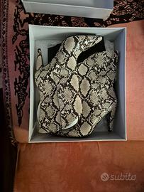 stivali come nuovi pitonate