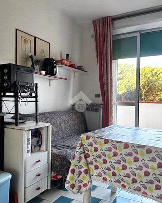 MONOLOCALE A COMACCHIO