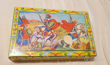 Scatola in cartone con disegno stile siciliano