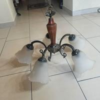 Lampadario classico in ferro battuto 