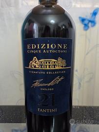 Lampada da tavolo con bottiglia di vino