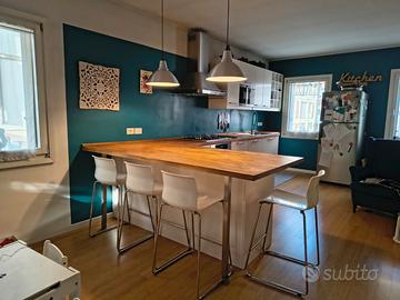 Cucina Ikea top rovere con elettrodomestici