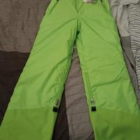 Tuta da sci e casco da sci