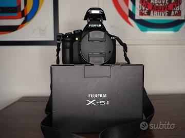 Fuji X-S1 Bridge Superzoom
