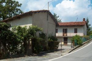 Rustico con terreno comune Clavesana