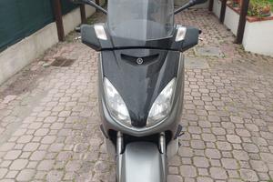 Yamaha X-max 250