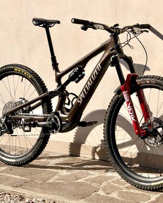 BICI TURBO LEVO SL 2 CARBON