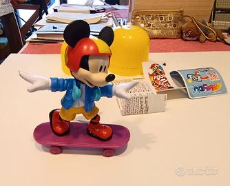 TOPOLINO SKATEBOARD SORPRESA UOVO DI PASQUA KINDER