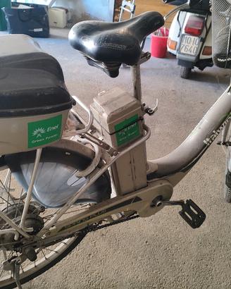 bicicletta elettrica a pedalata assistita 