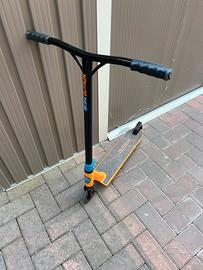 Monopattino Outrun freestyle