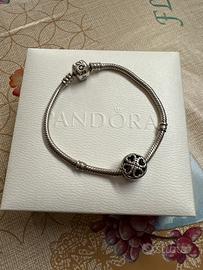 Bracciale Pandora con charm originali usati