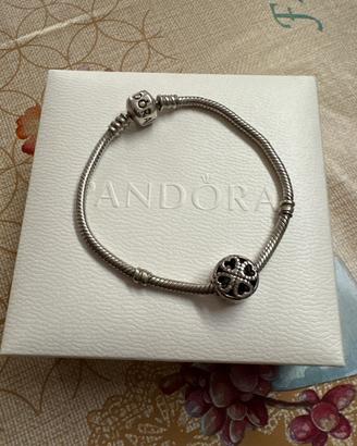 Bracciale Pandora con charm originali usati