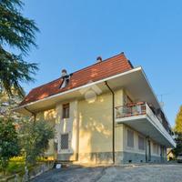 2 LOCALI A PECETTO TORINESE