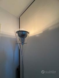 Lampada a terra FontanaArte Flute