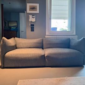 Divano Saba 2 posti con pouf e 2 fodere