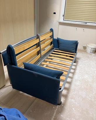 Divano letto completo di materasso