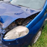 FIAT GRANDE PUNTO INCIDENTATA