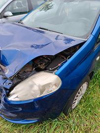 FIAT GRANDE PUNTO INCIDENTATA