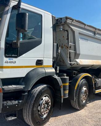 IVECO TRAKKER 440 INTERCAMBIABILE