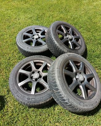 N 4 cerchi in lega con gomme