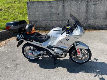 Moto tenuta da amatore