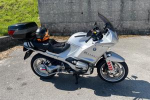 Moto tenuta da amatore