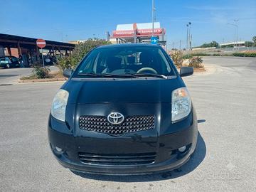 Toyota Yaris 1.4 D-4D 5P M-MT Navi (2008) 