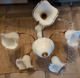 Lampadario vintage con design floreale