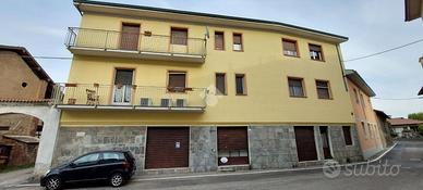 CASA DI CORTE A ROBECCO SUL NAVIGLIO