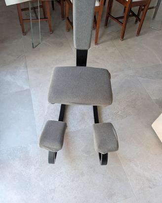 Sedia Stokke Varier con schienale 