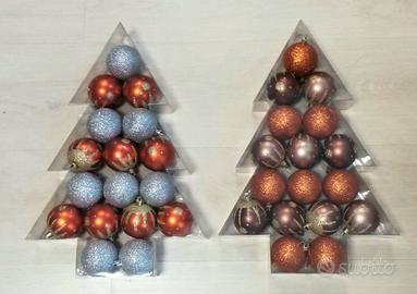 Stock palle di Natale in confezione ad albero