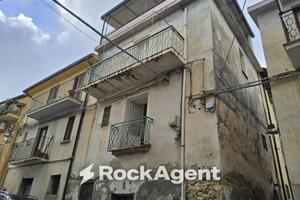 Casa indipendente di 100 m² con 4 locali a Gioiosa