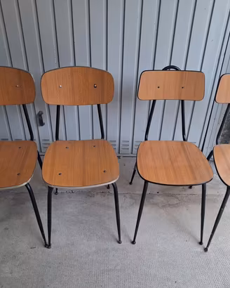 4 sedie in formica