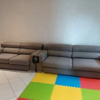 Due divani in tessuto