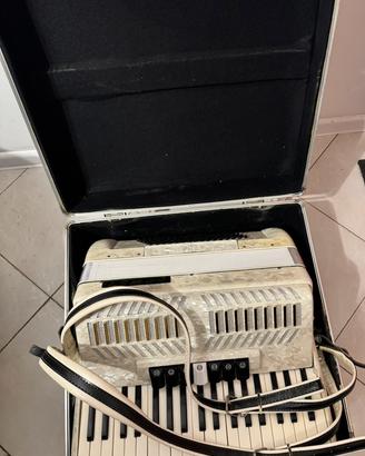Fisarmonica 80 bassi