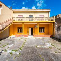 Assemini -Vendita in blocco di due appartamenti