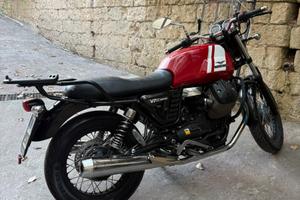 Moto Guzzi V7 II special