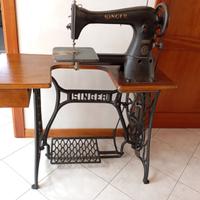 ANTICA MACCHINA DA CUCIRE SINGER A PEDALE IN GHISA
