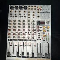 Behringer Eurorack UB1204FX-Pro.