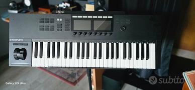 NATIVE INSTRUMENTS Komplete Kontrol S49 MK2