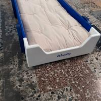 Lettino montessoriano a forma di auto