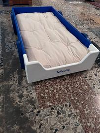 Lettino montessoriano a forma di auto