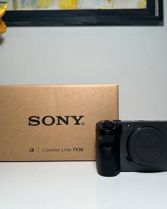 Sony Cinema Line FX30 + Batterie Incluse
