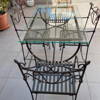 Tavolo in ferro e vetro con 4 sedie in ferro