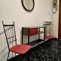 Console d’ingresso, 2 sedie e uno specchio