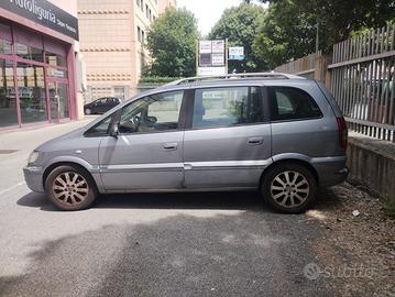 Opel Zafira 2.2 DTI (2004) 164.500 km