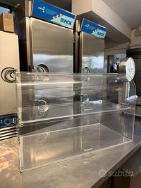 Vetrina esposizione brioches/panini