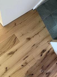 Parquet Nodato Rustico con Spaccature a Roma