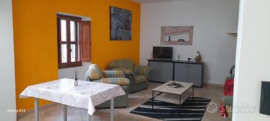 Casa indipendente su tre piani,via regina elena 15